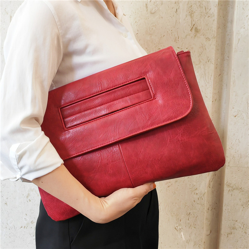 Large Capacity Commuting Magnetic Clutch Bag with Crossbody Strap